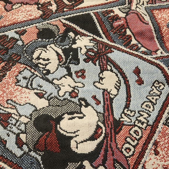 Disney 48x68 fringed throw, great condition, Vintage Mickey pattern - Picture 2 of 6